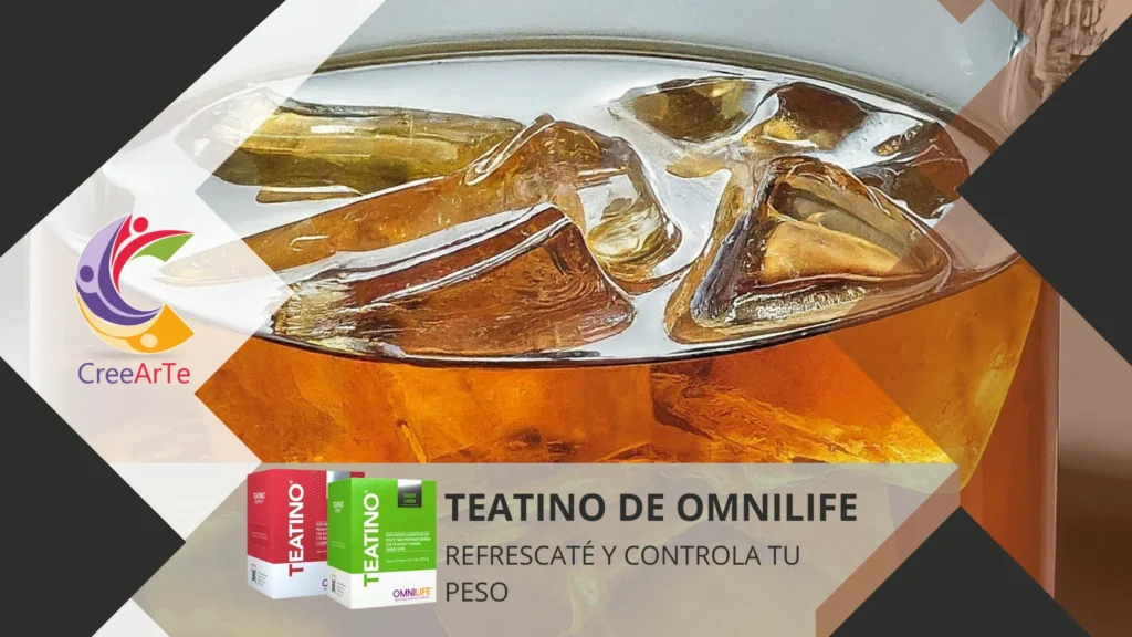 Una jarra refrescante de té negro helado Teatino De Omnilife con cubitos de hielo, una bebida deliciosa y saludable para disfrutar en cualquier momento.