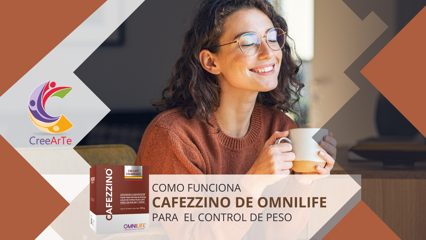 Mujer sonriendo mientras disfruta de una taza de Cafezzino de Omnilife, destacando el producto para el control de peso.