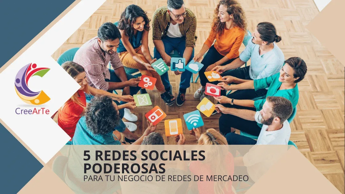 Grupo de personas discutiendo estrategias de redes sociales para redes de mercadeo