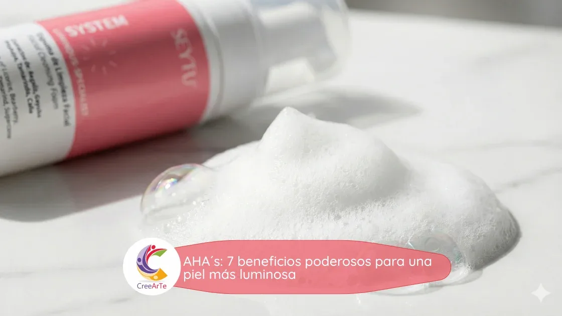 Textura de espuma limpiadora con AHA´s sobre fondo blanco